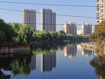 旅游西藏跟新疆费用（新疆和西藏旅游）